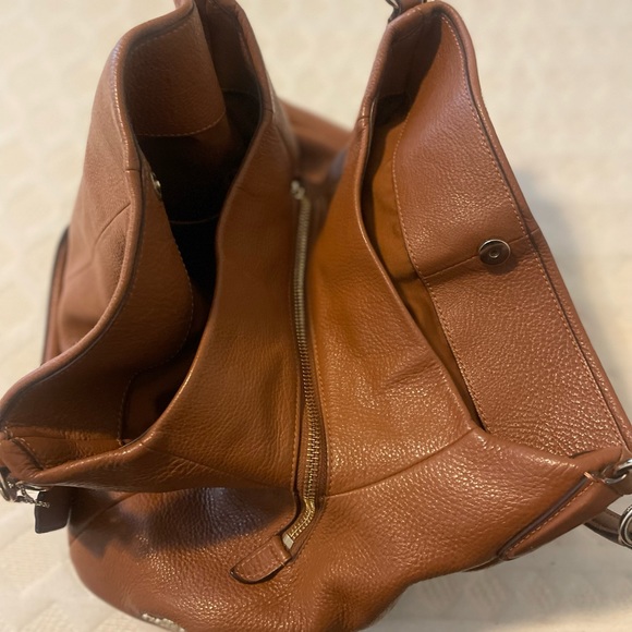Almost new Coach shoulder tote - Picture 3 of 4